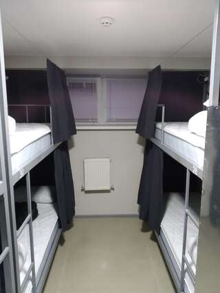 Хостелы Mega Hostel Киев Спальное место на двухъярусной кровати в общем номере для мужчин-11