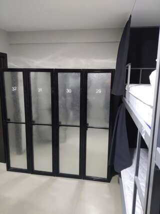 Хостелы Mega Hostel Киев Спальное место на двухъярусной кровати в общем номере для мужчин-12