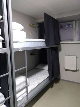 Хостелы Mega Hostel Киев Спальное место на двухъярусной кровати в общем номере для мужчин-14