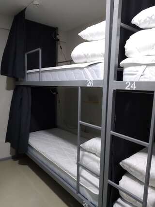 Хостелы Mega Hostel Киев Спальное место на двухъярусной кровати в общем номере для женщин-4