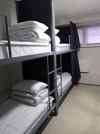 Хостелы Mega Hostel Киев Спальное место на двухъярусной кровати в общем номере для женщин-6